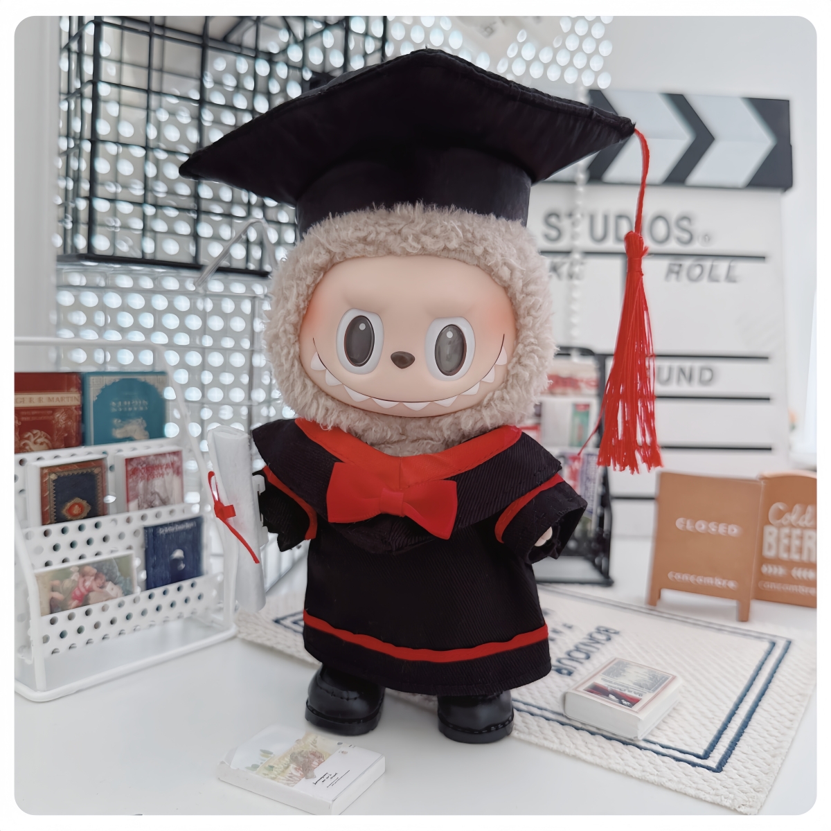 Labubu Graduation Outfit Set – Handmade Gown, Cap, Scroll & Shoes for 17CM Dolls