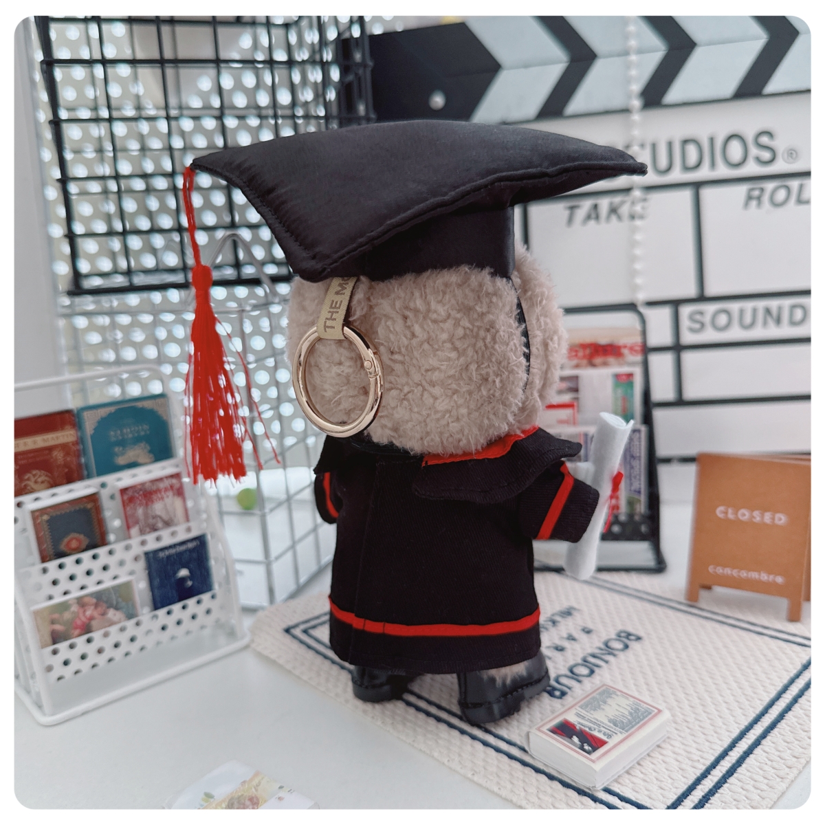 Labubu Graduation Outfit Set – Handmade Gown, Cap, Scroll & Shoes for 17CM Dolls
